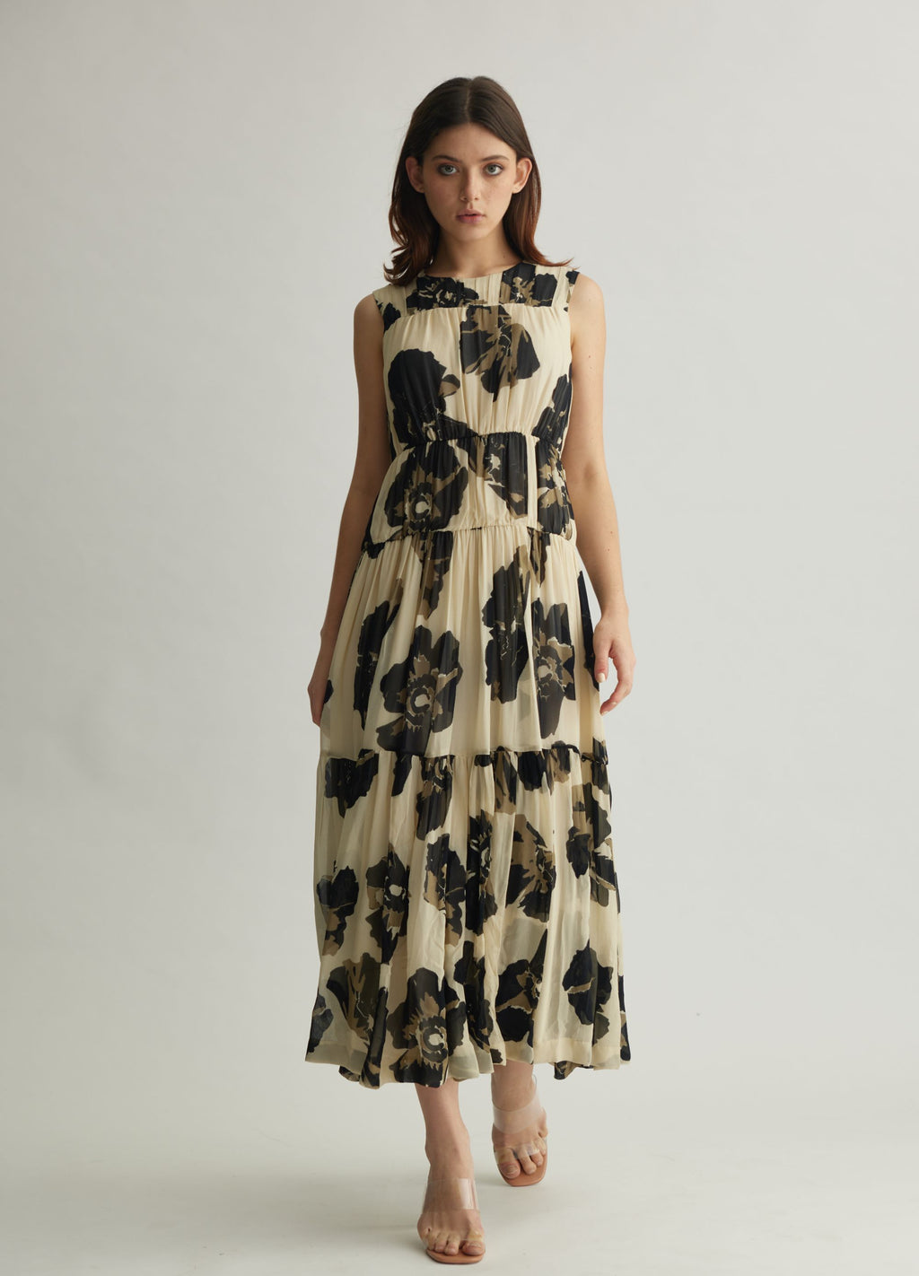 WHITE AND BLACK FLORAL SLEEVELESS MIDI DRESS – ShopKoai