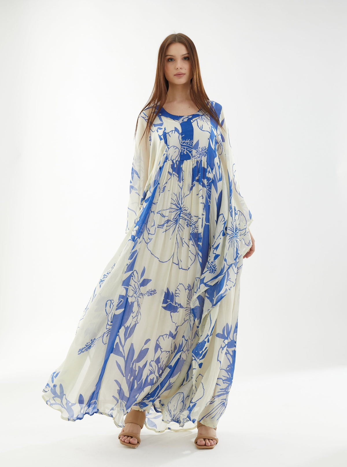 WHITE AND BLUE FLORAL KAFTAN