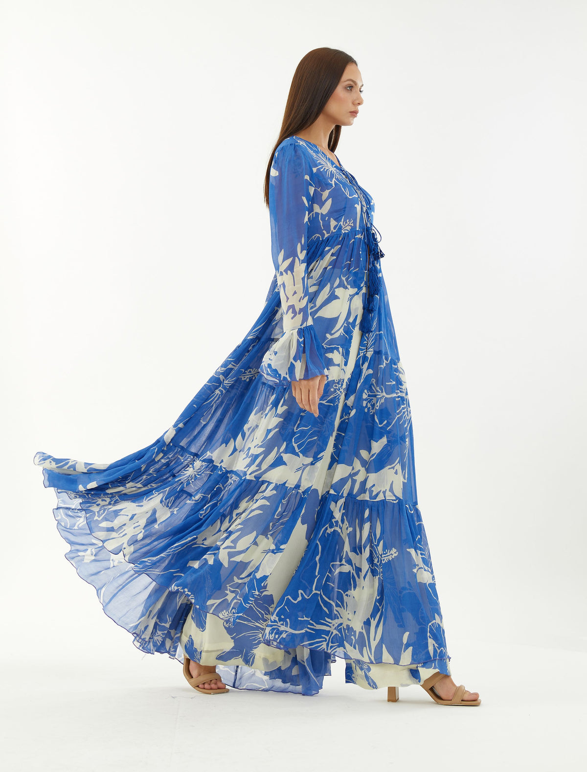 BLUE AND WHITE FLORAL THREE LAYER FRONT OPEN CAPE