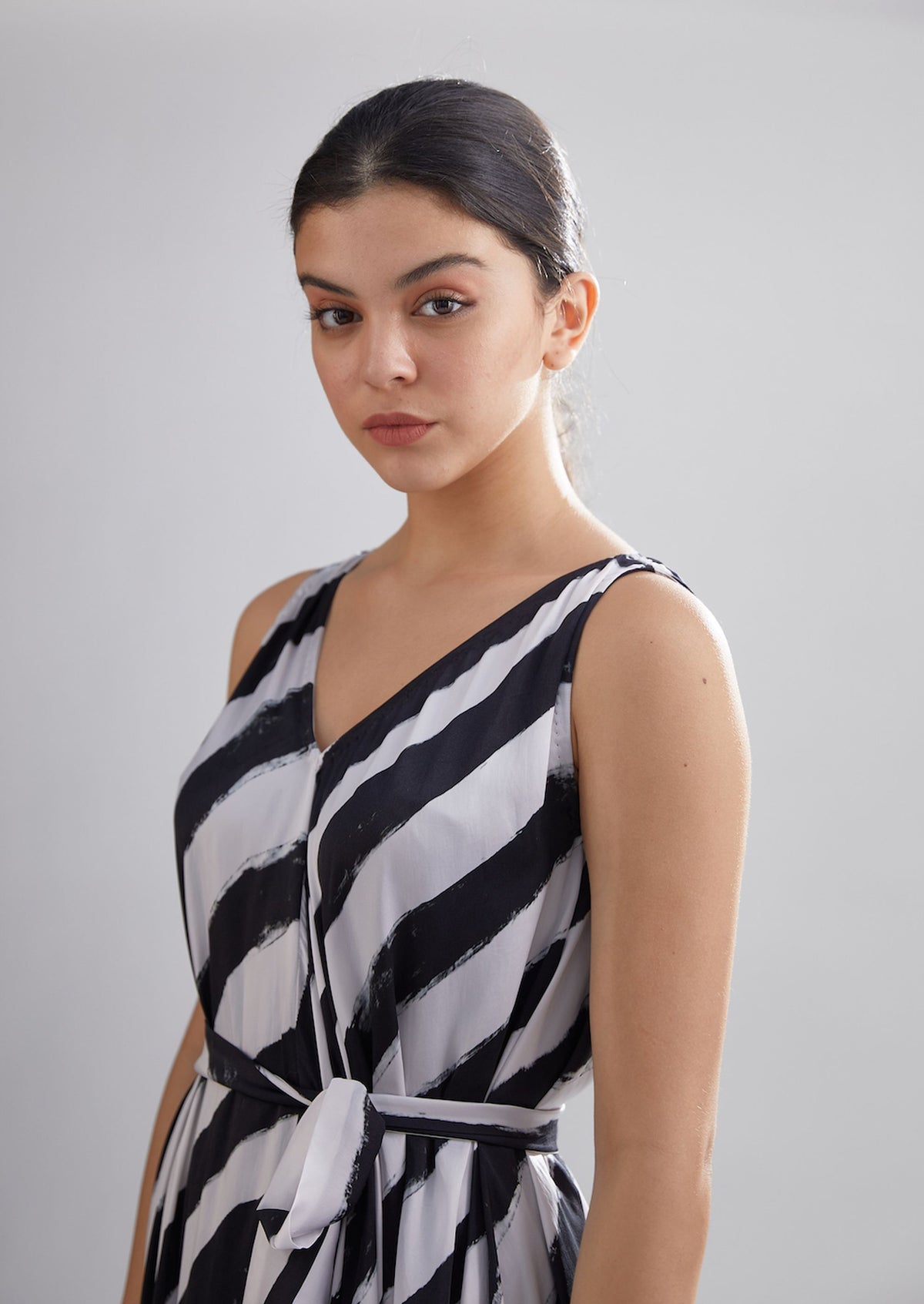 WHITE AND BLACK STRIPE LONG DRESS ShopKoai WHITE AND BLACK STRIPE LONG DRESS ShopKoai