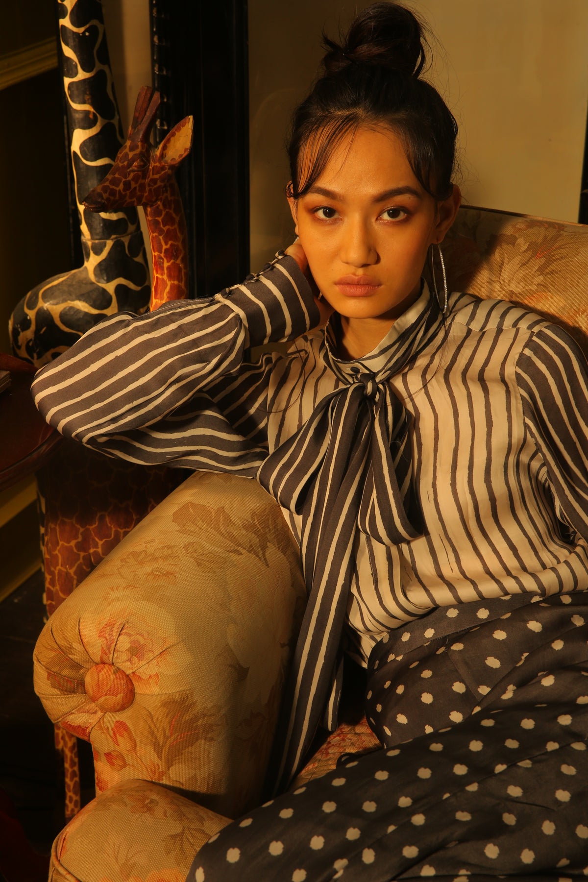 BLACK AND WHITE STRIPE BOW SHIRT