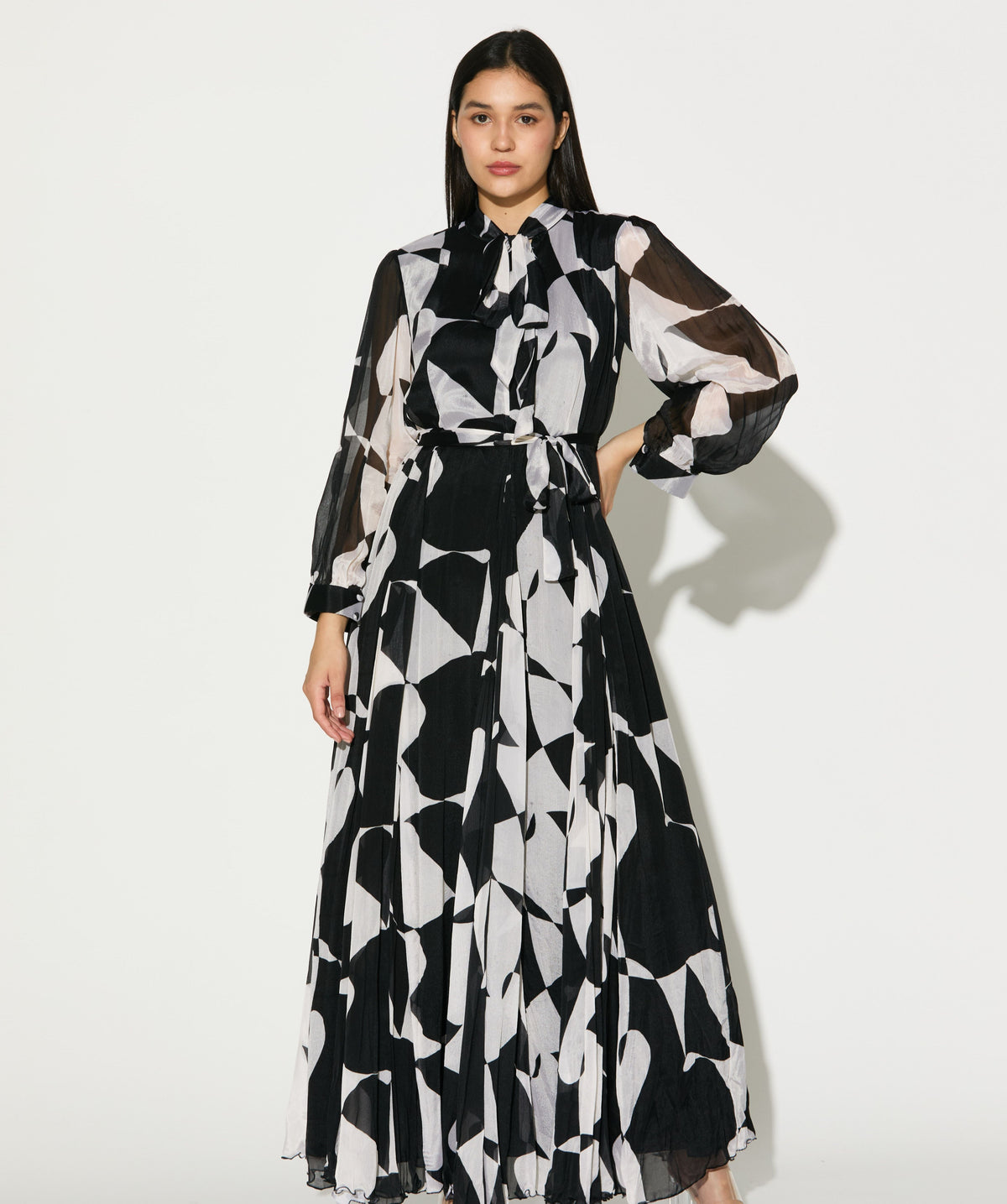 BLACK AND WHITE ABSTRACT LONG DRESS
