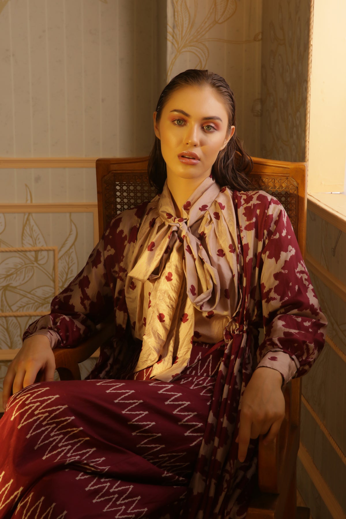 MAROON AND BEIGE BOW TIE TOP