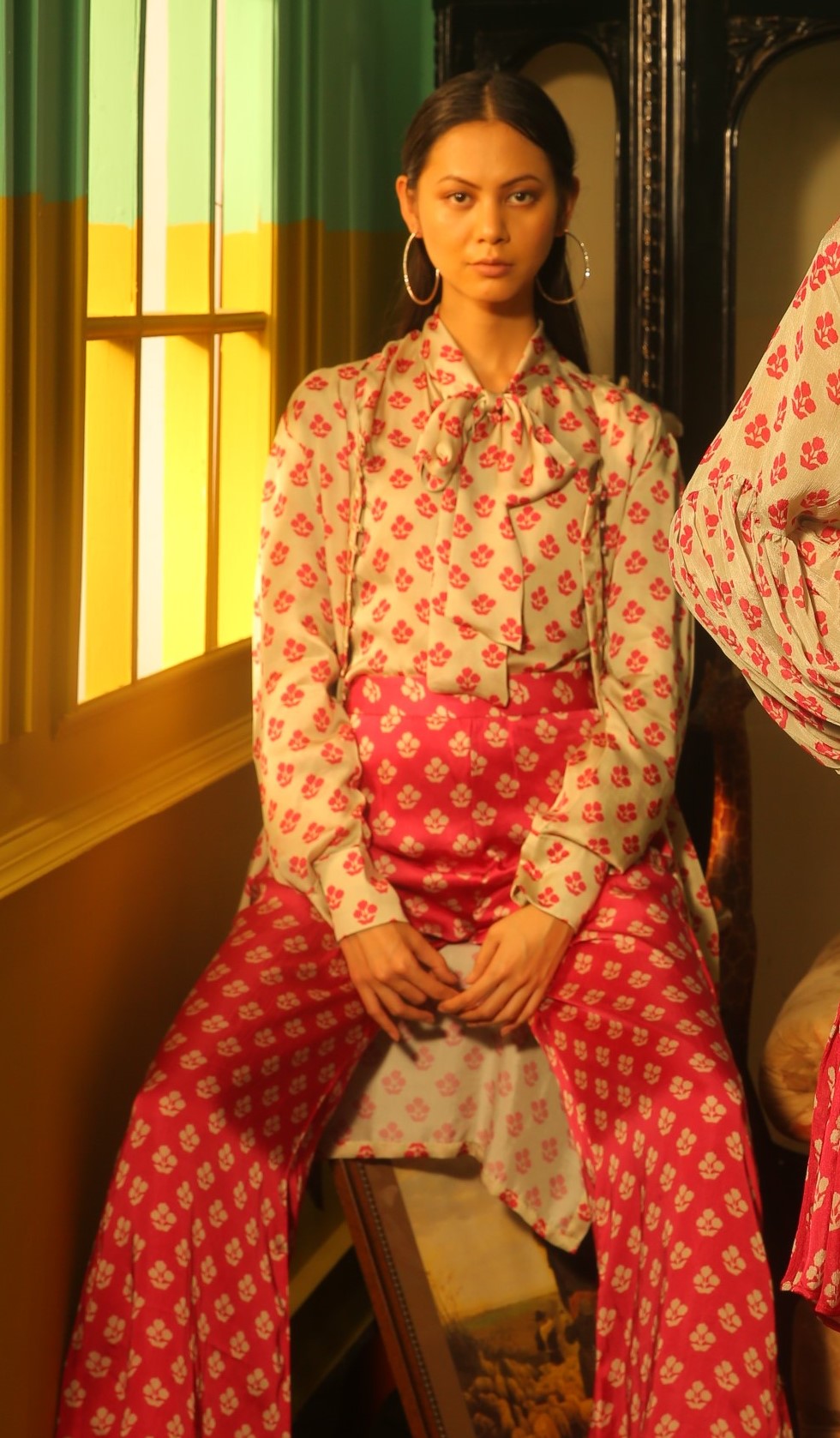 BEIGE AND PINK MOTIF BOW TIE SHIRT