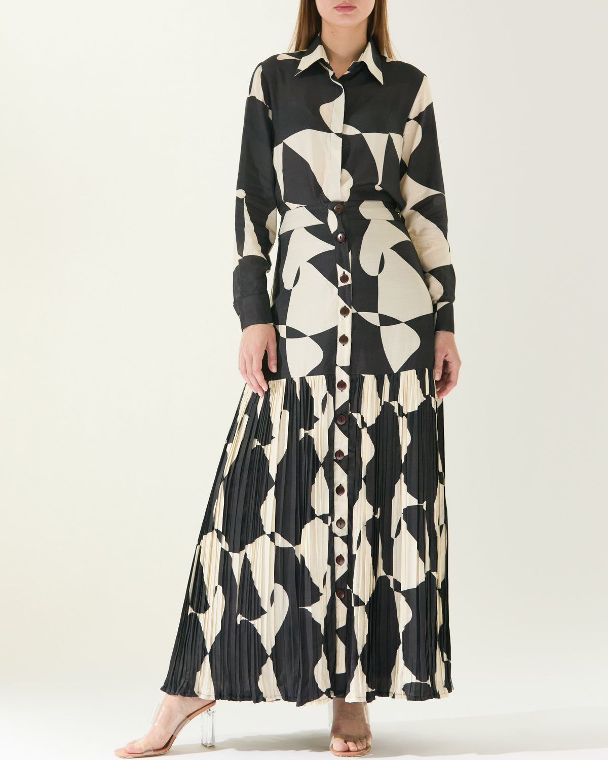 BLACK AND WHITE ABSTRACT SKIRT