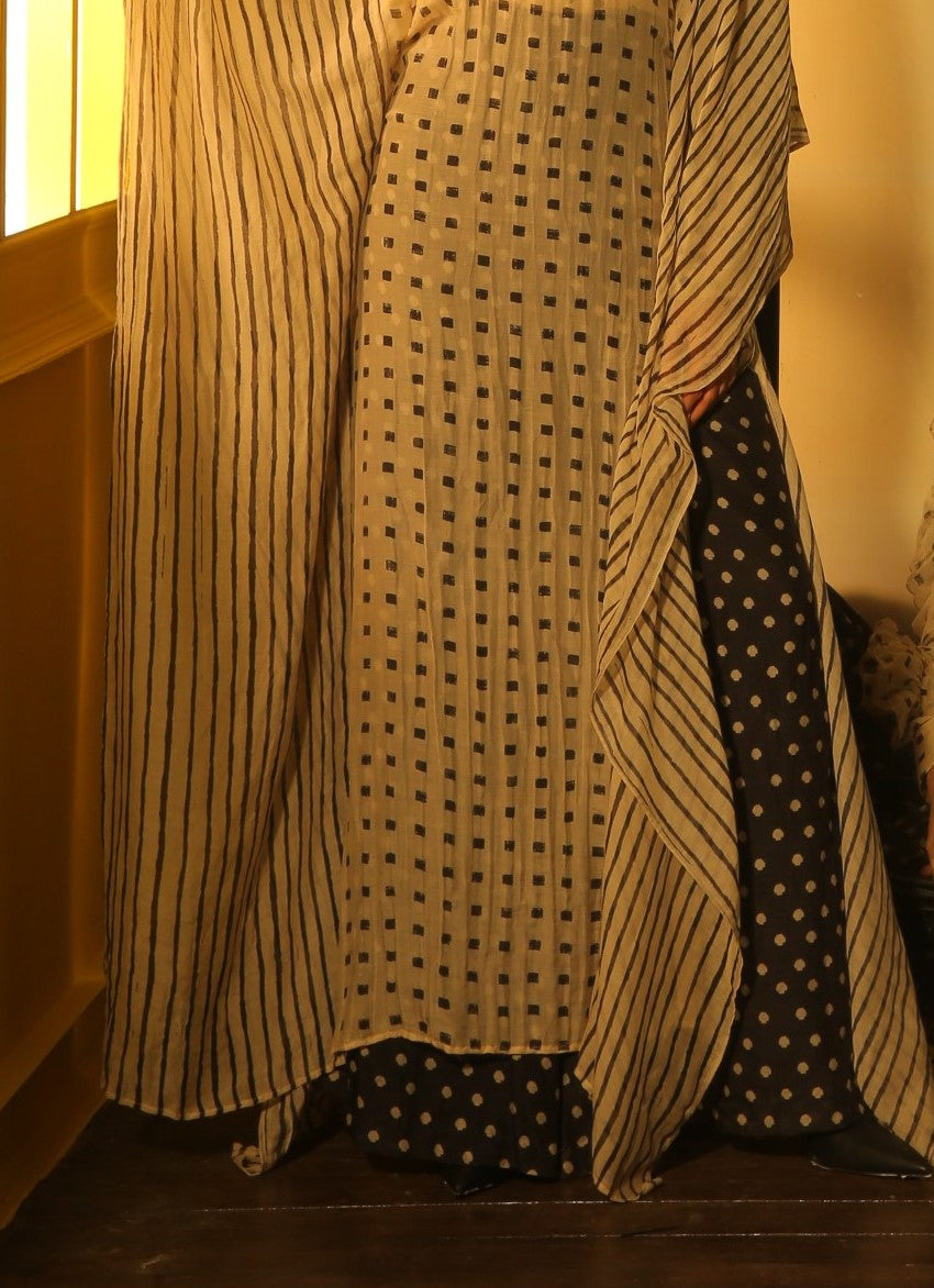 BLACK AND WHITE POLKA PANTS