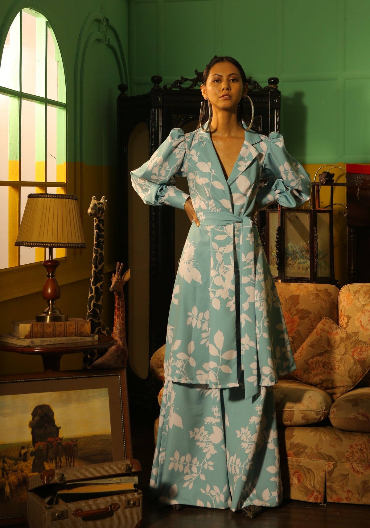 BLUE AND WHITE FLORAL PANTS