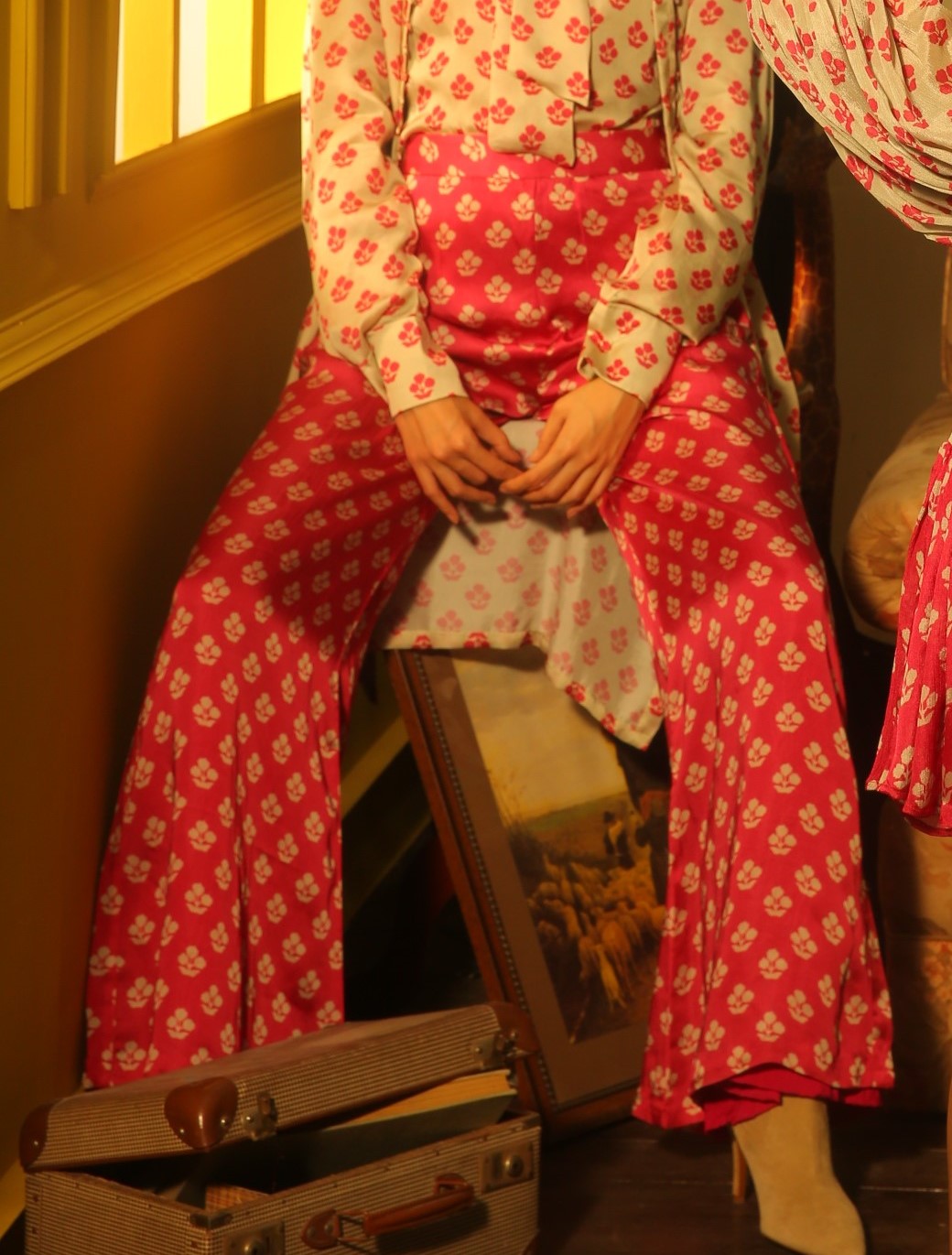 PINK AND BEIGE MOTIF PANTS