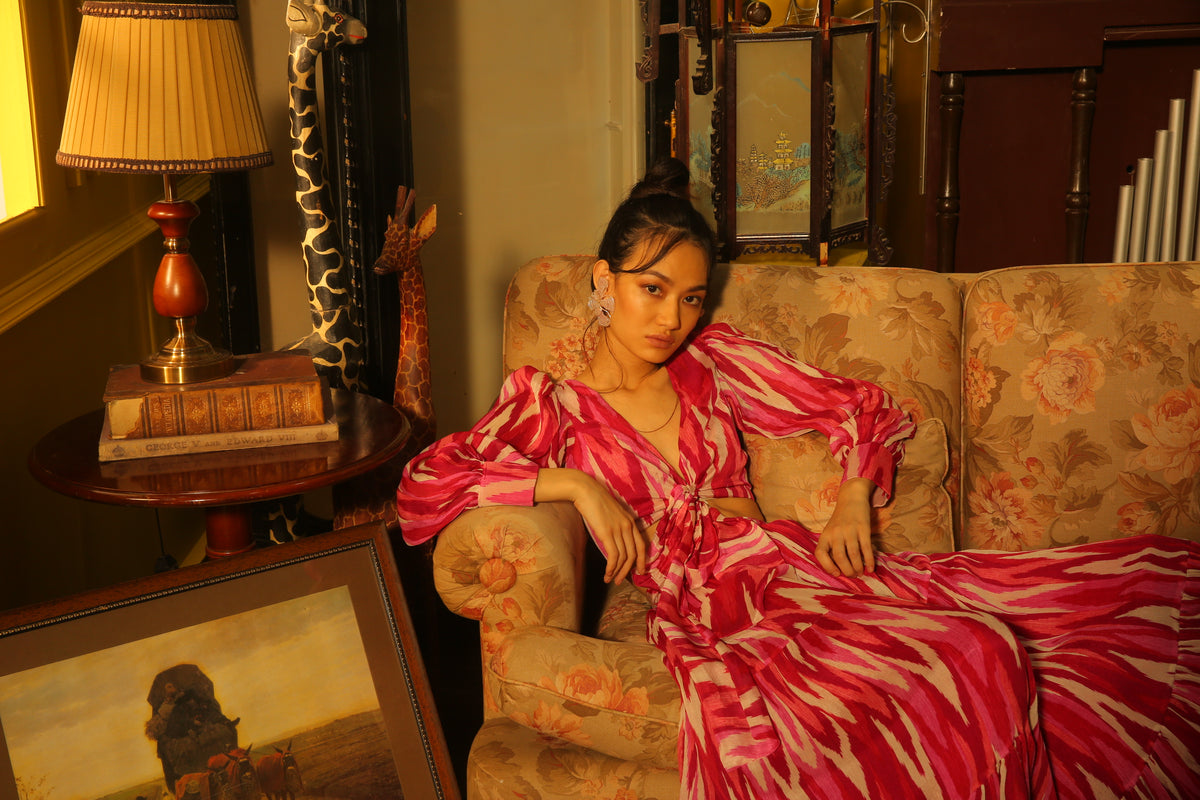 WHITE AND PINK DABU ZIG ZAG WRAP TOP