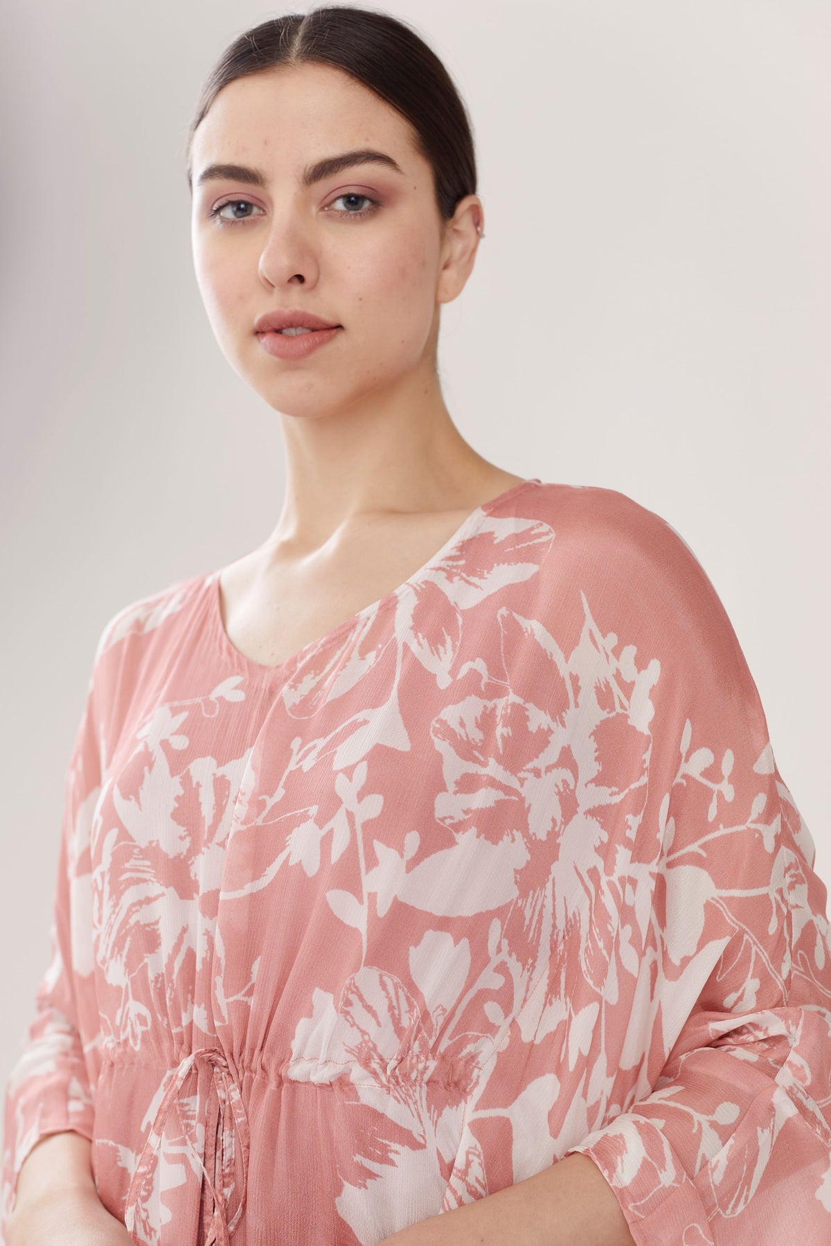 PINK AND WHITE FLORAL KAFTAN