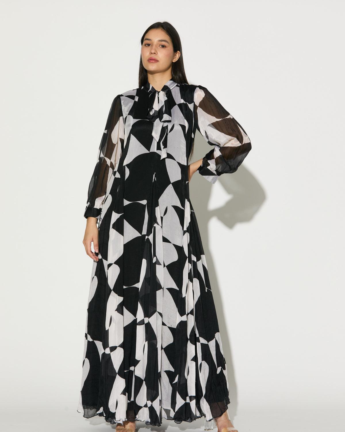 Shop BLACK AND WHITE ABSTRACT LONG DRESS For Women – ShopKoai