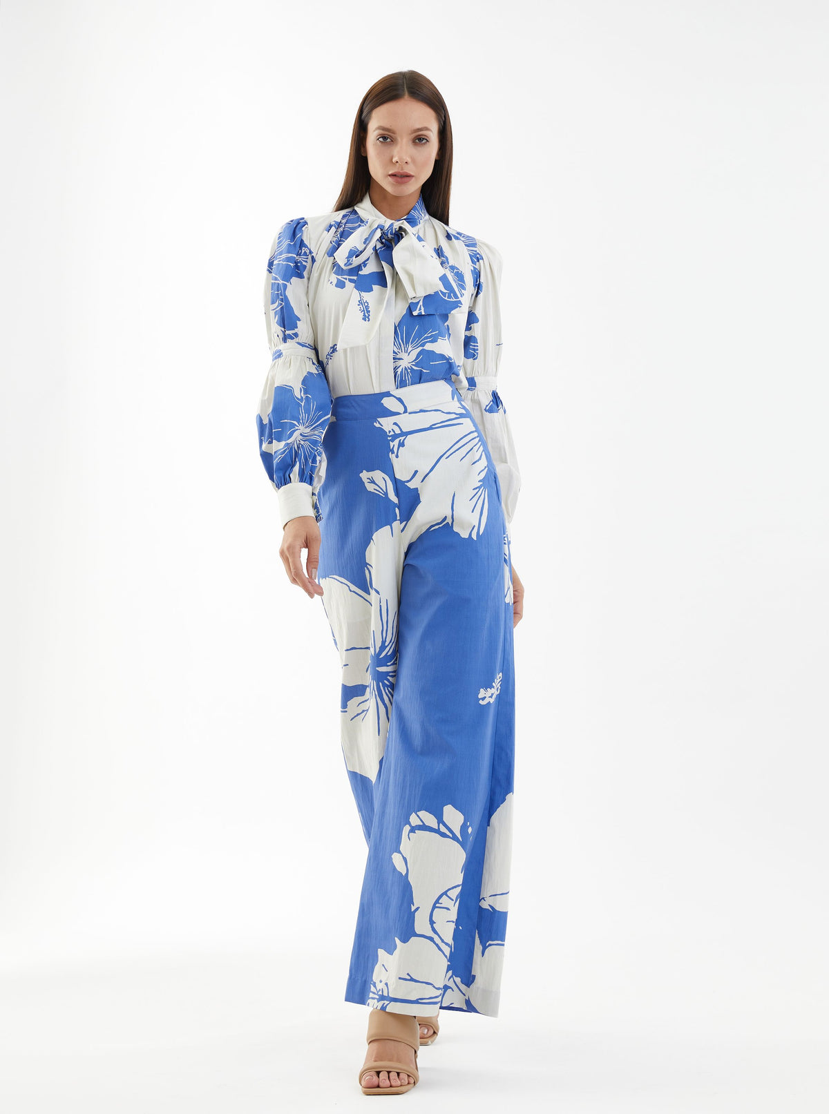 BLUE AND WHITE FLORAL PANTS
